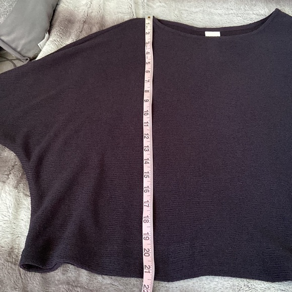 H&M knit top - Picture 5 of 8